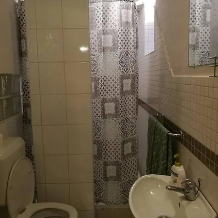 Center Apartment *